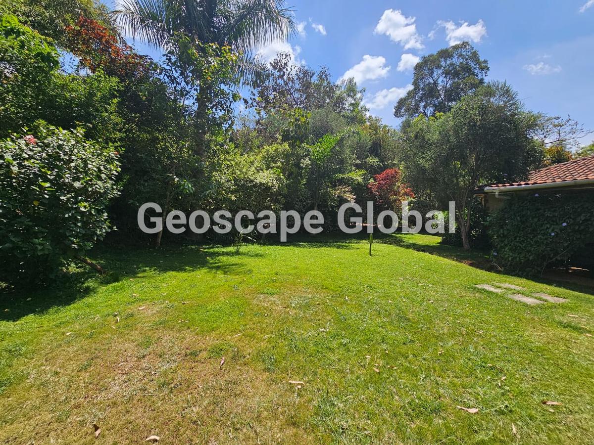 3 Bed House with En Suite in Ridgeways - 1