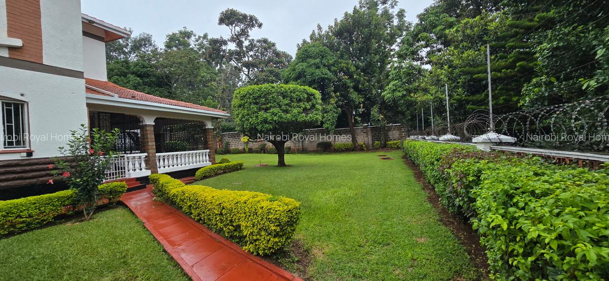 5 Bed House with En Suite at Rosslyn Road - 7
