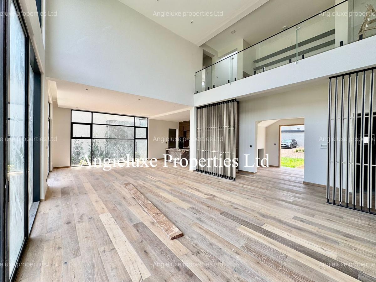 5 Bed Townhouse with En Suite at Runda - 2