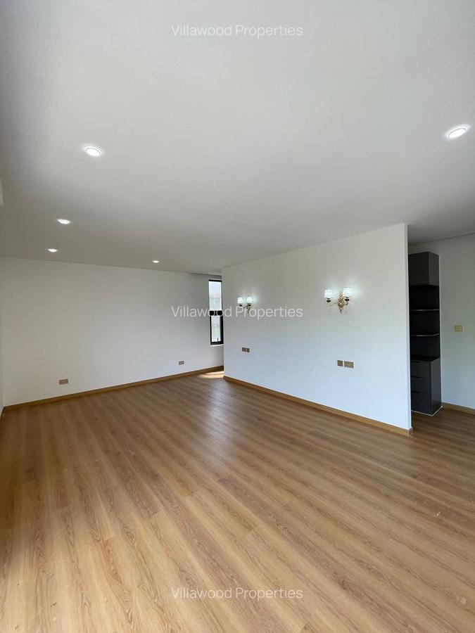 5 Bed Villa with En Suite in Lavington - 2