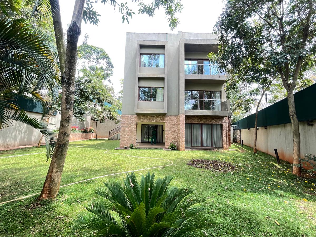 5 Bed Townhouse with En Suite in Lavington - 1