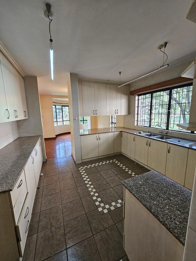 3 Bed Apartment with En Suite at Lavington - 1