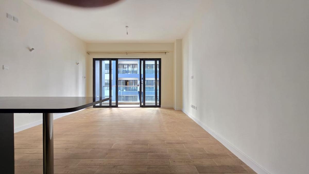1 Bed Apartment with En Suite in Lavington - 2
