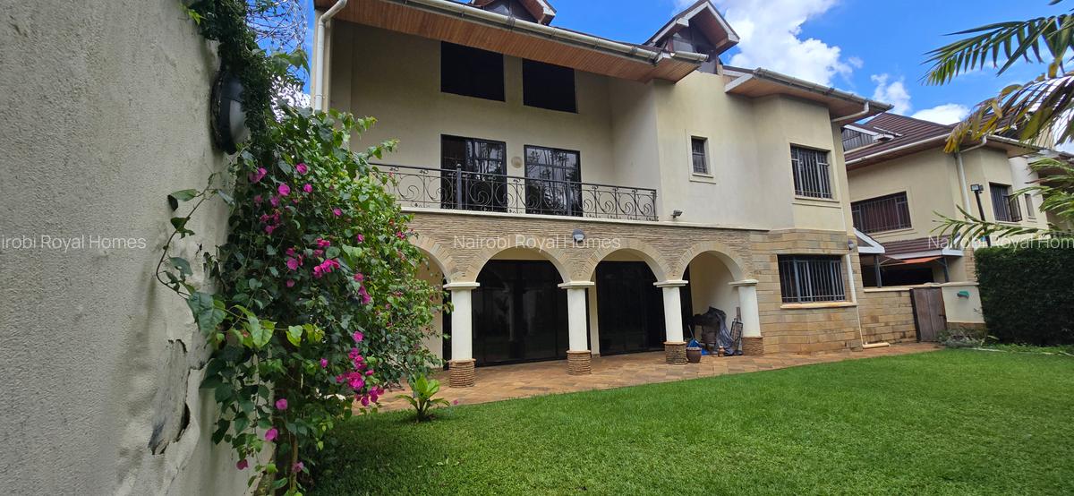 5 Bed Townhouse with En Suite at Lavington Off Convent Drive - 4