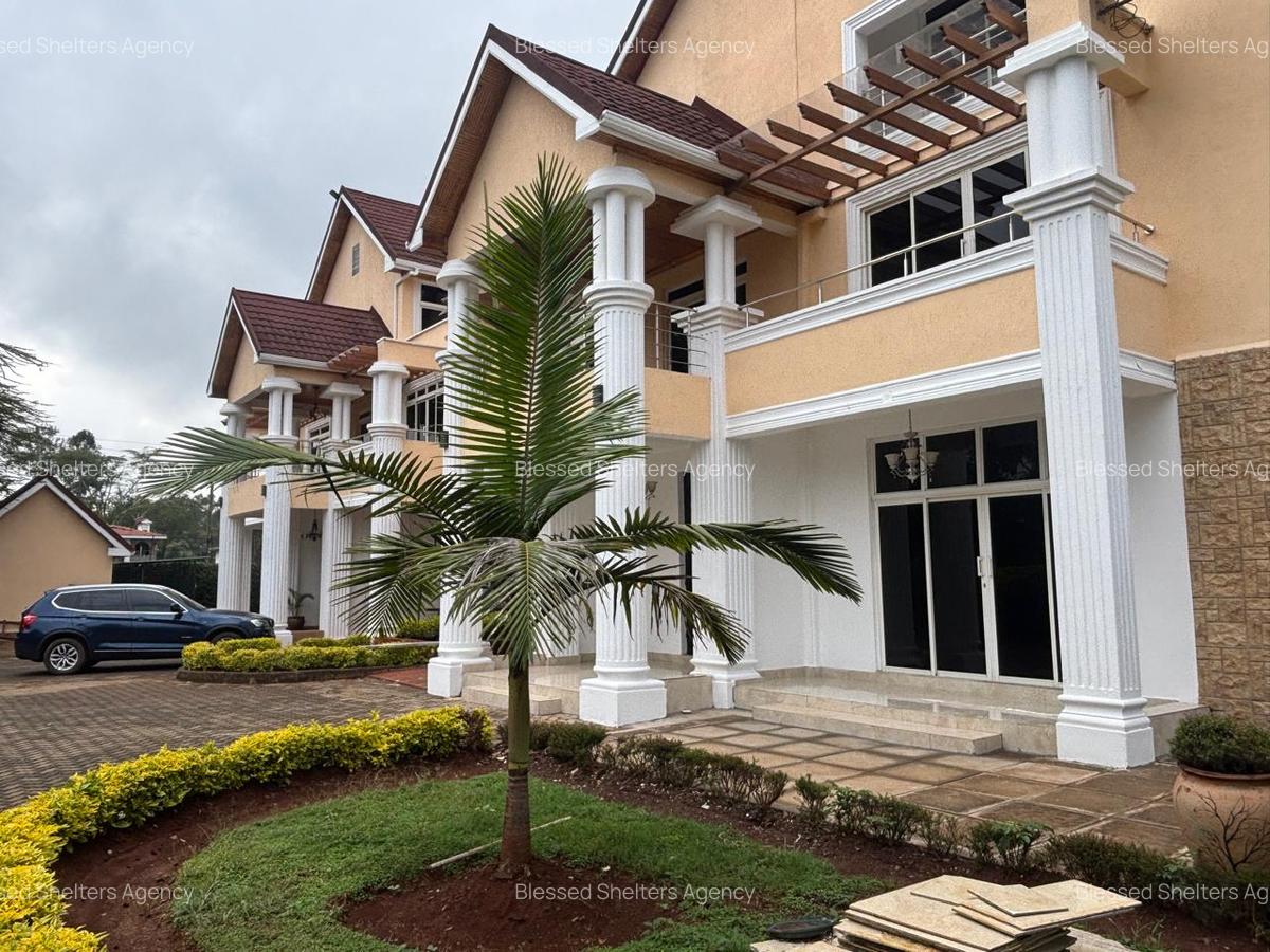 5 Bed Townhouse with En Suite in Ridgeways - 18