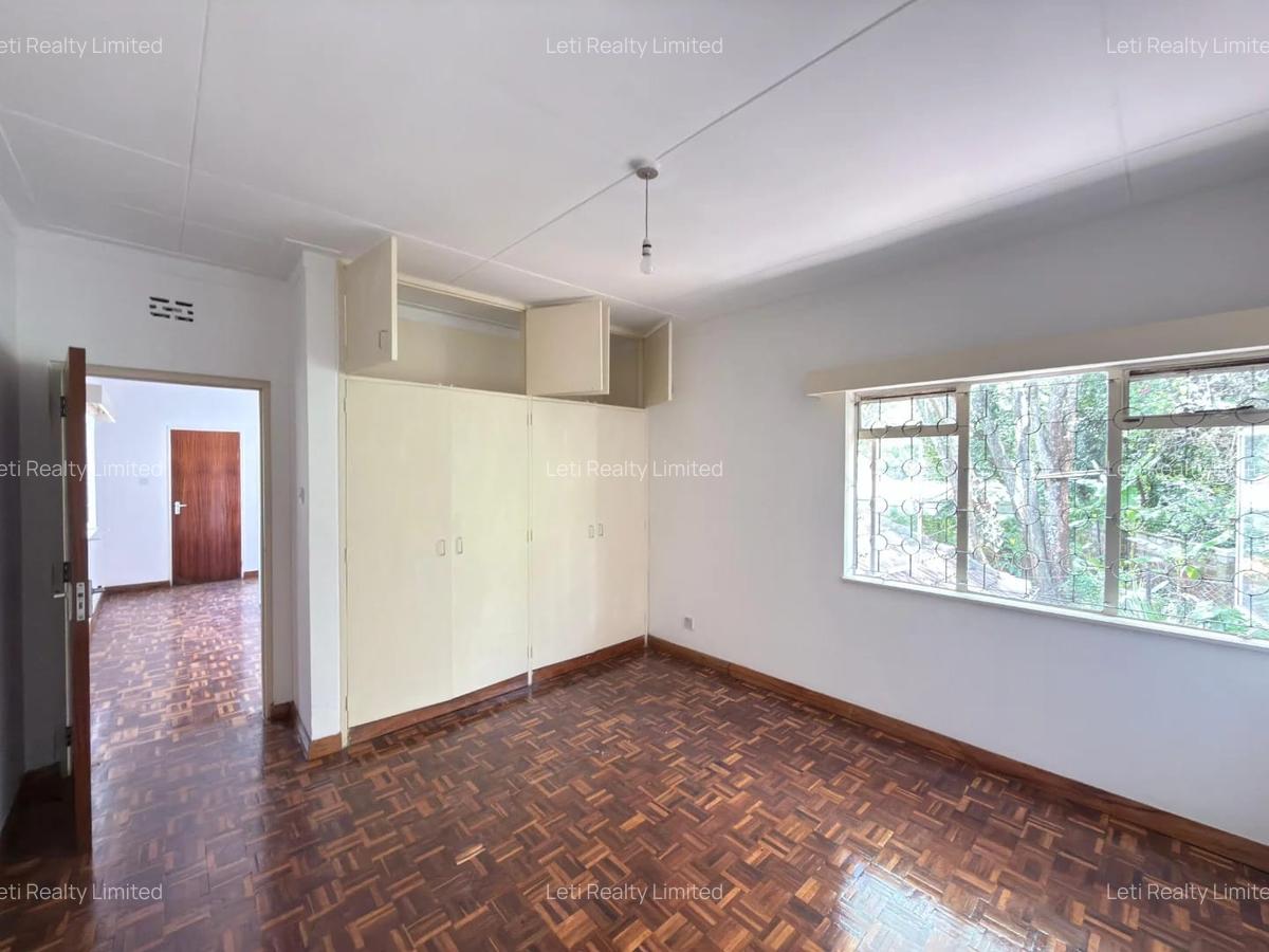 4 Bed Townhouse with En Suite in Lavington - 6
