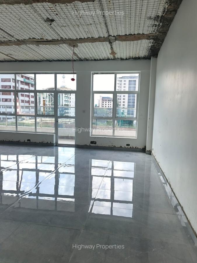 Office with Lift in Kilimani - 1