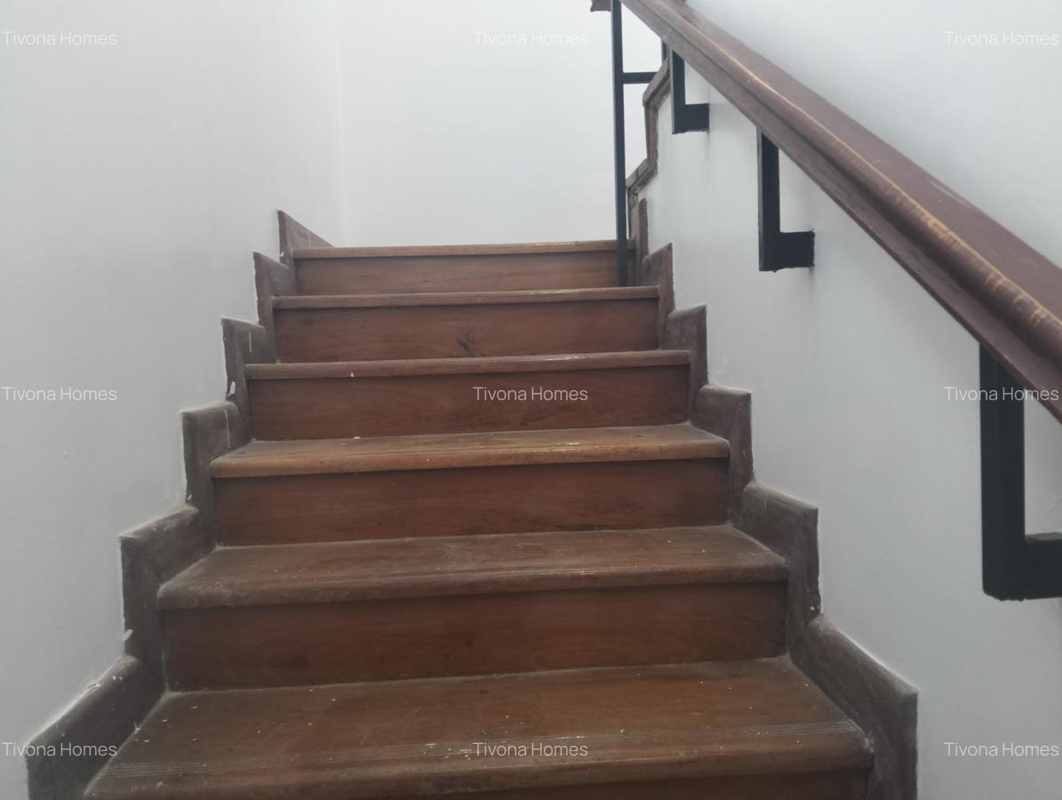 4 Bed House with En Suite in Lavington - 7