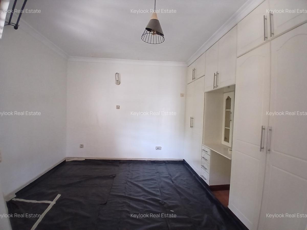 4 Bed House with En Suite at Lavington Green - 8