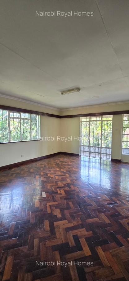 5 Bed Townhouse with En Suite at Lavington Green - 19