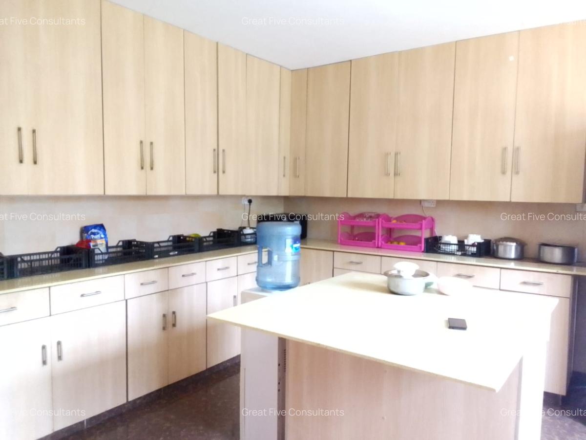 5 Bed Villa with En Suite in Runda - 7