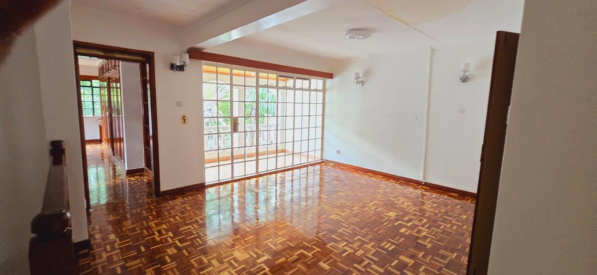 4 Bed Townhouse with En Suite at Lavington - 8