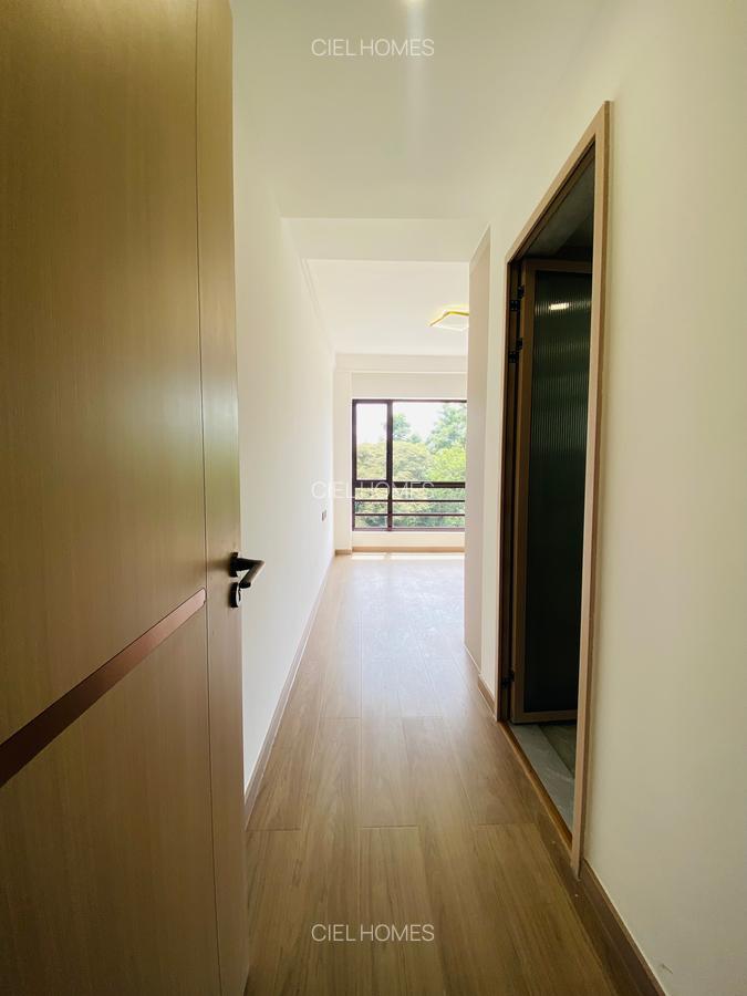 2 Bed Apartment with Swimming Pool in Riverside - 6