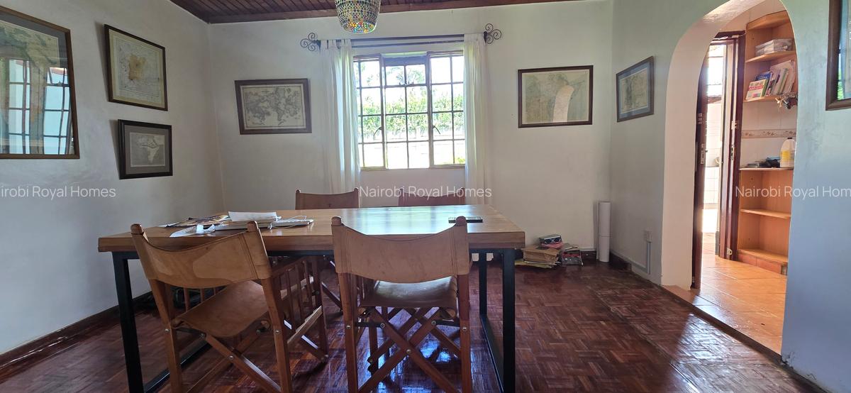 4 Bed House with En Suite at Loresho Road - 14