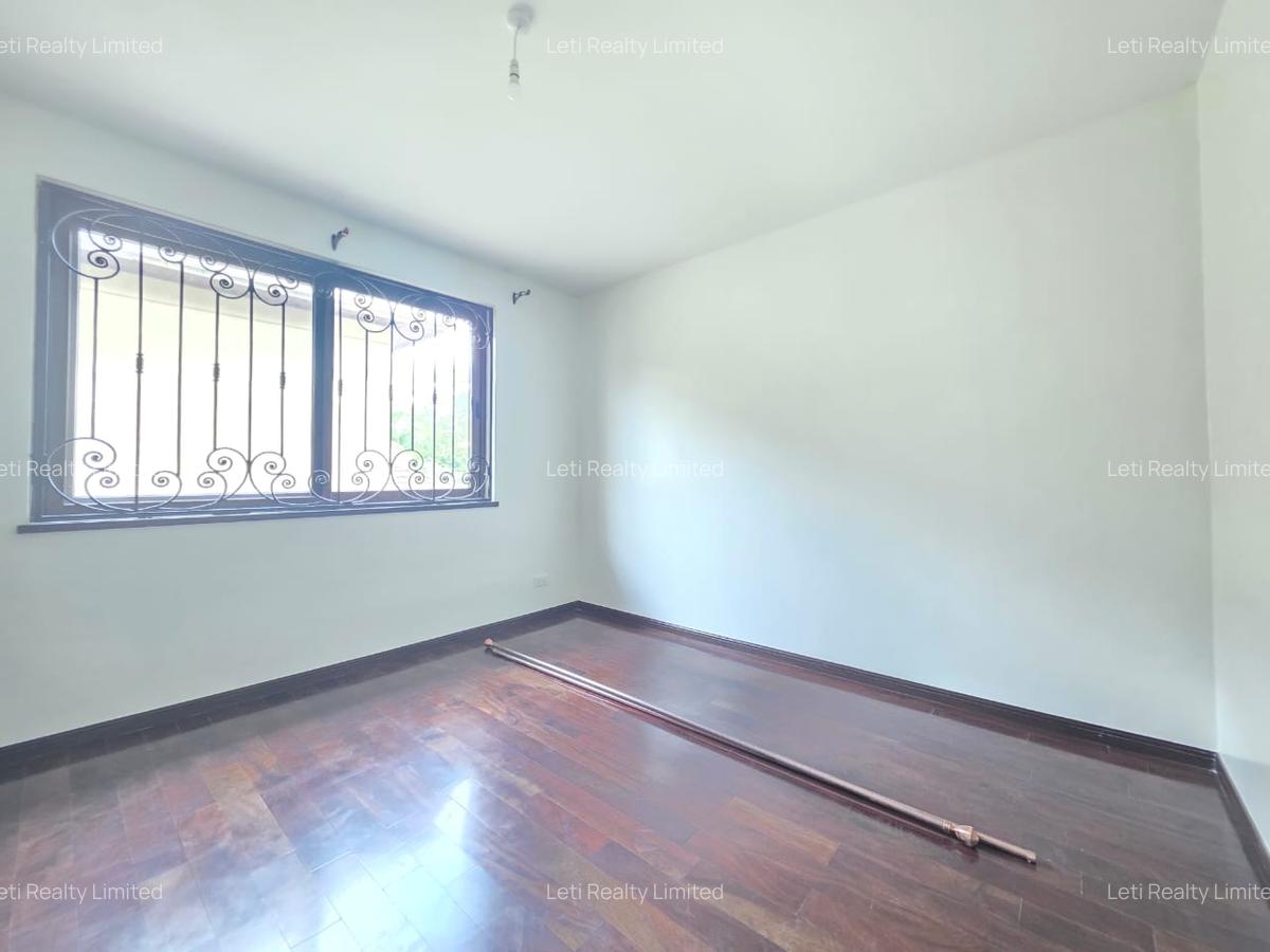 6 Bed Townhouse with En Suite in Lavington - 7