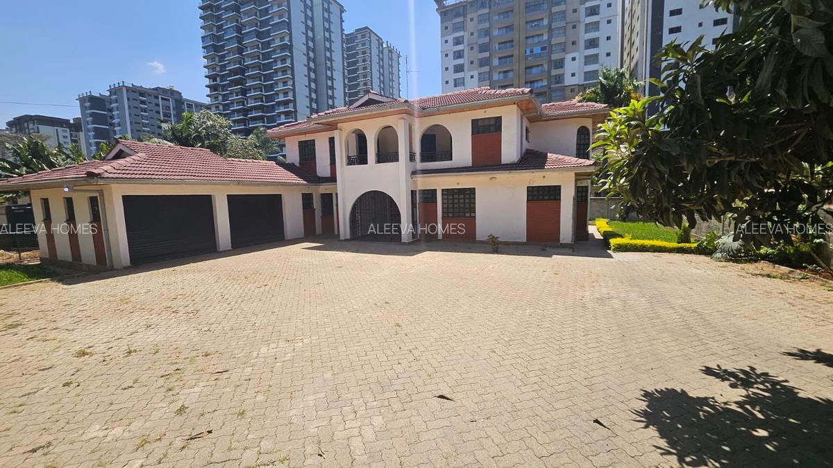 4 Bed House with En Suite in Lavington - 20