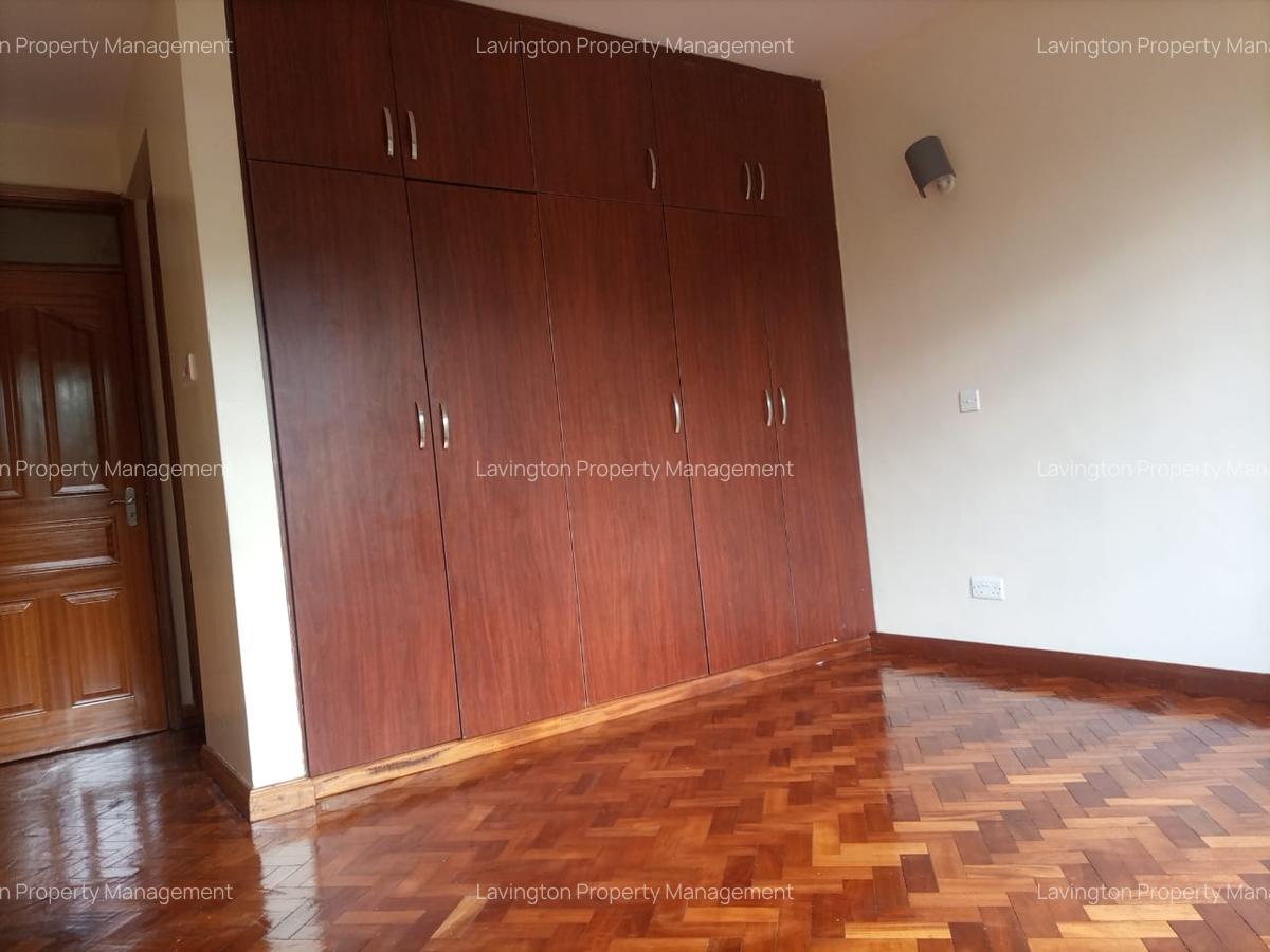 3 Bed Apartment with En Suite at Lavington - 13