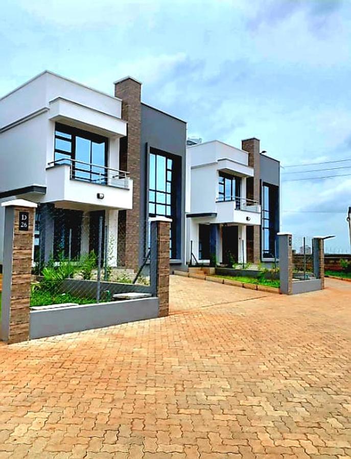 4 Bed Villa with En Suite in Eastern ByPass - 4