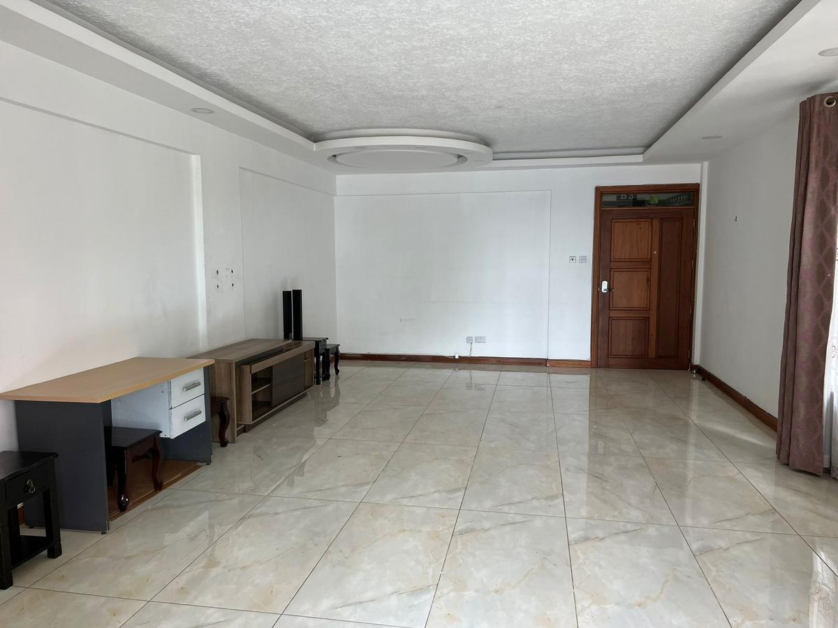 4 Bed Apartment with En Suite in Parklands - 1