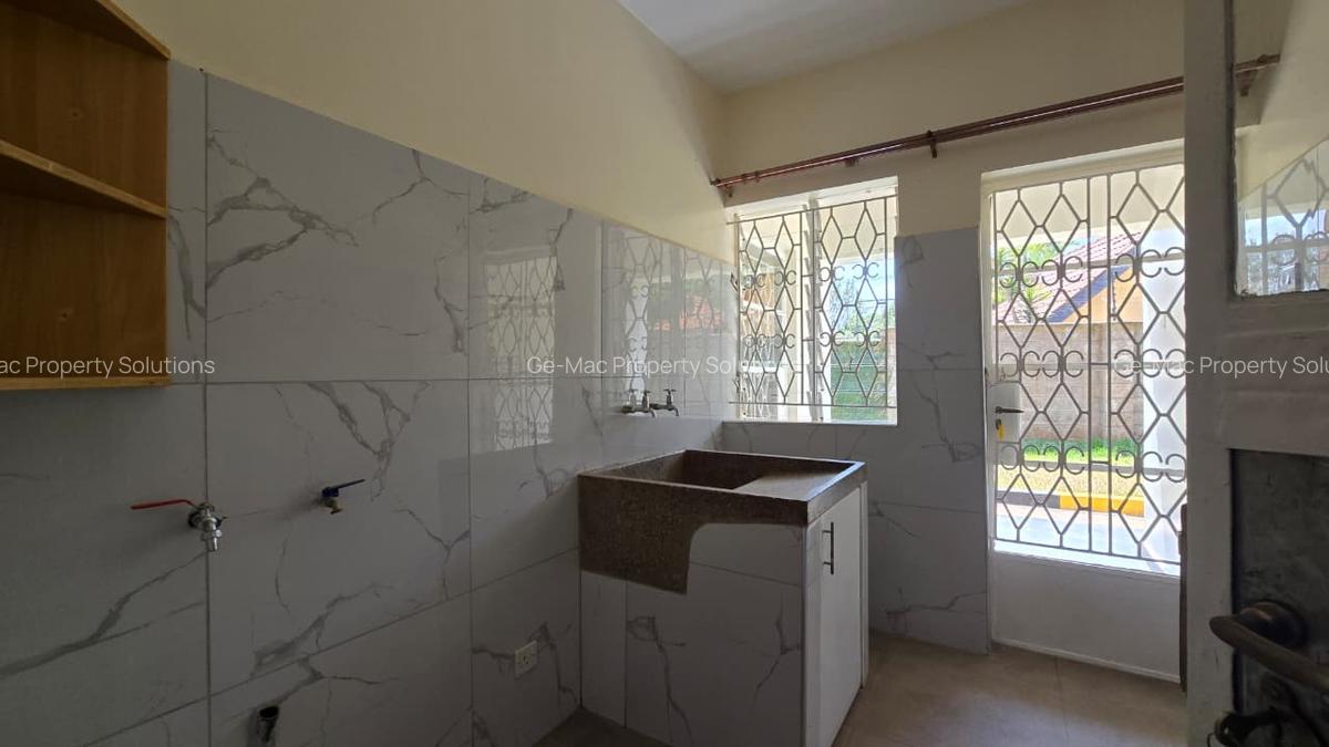 5 Bed House with En Suite in Loresho - 9