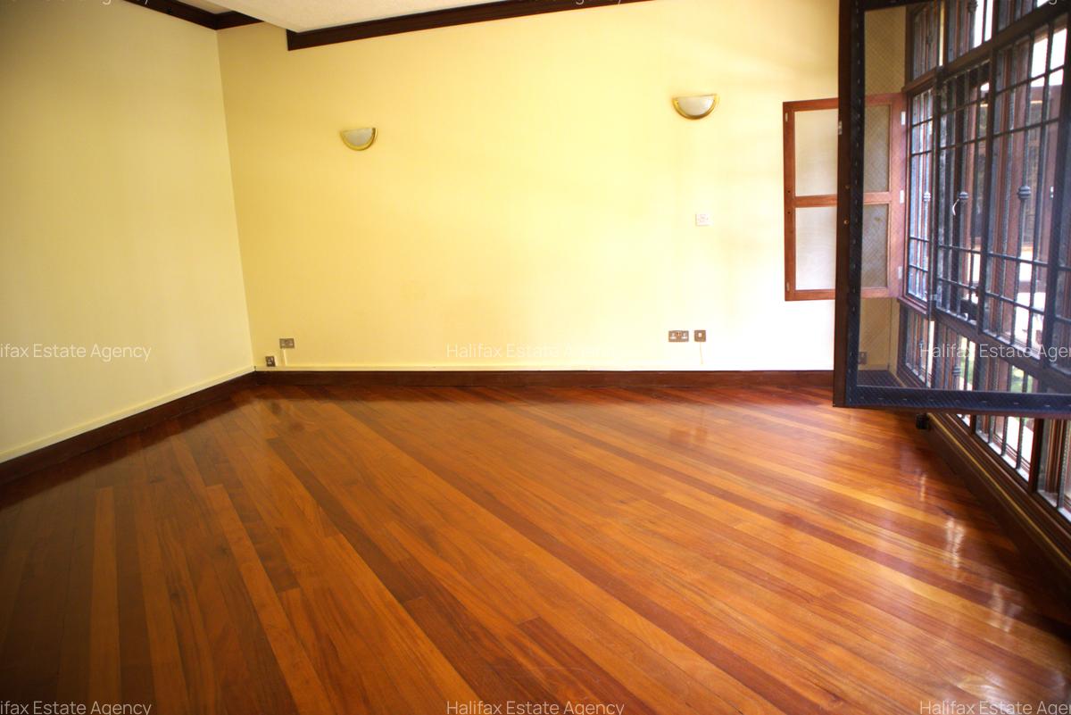 3 Bed Townhouse with En Suite in Hill View - 13