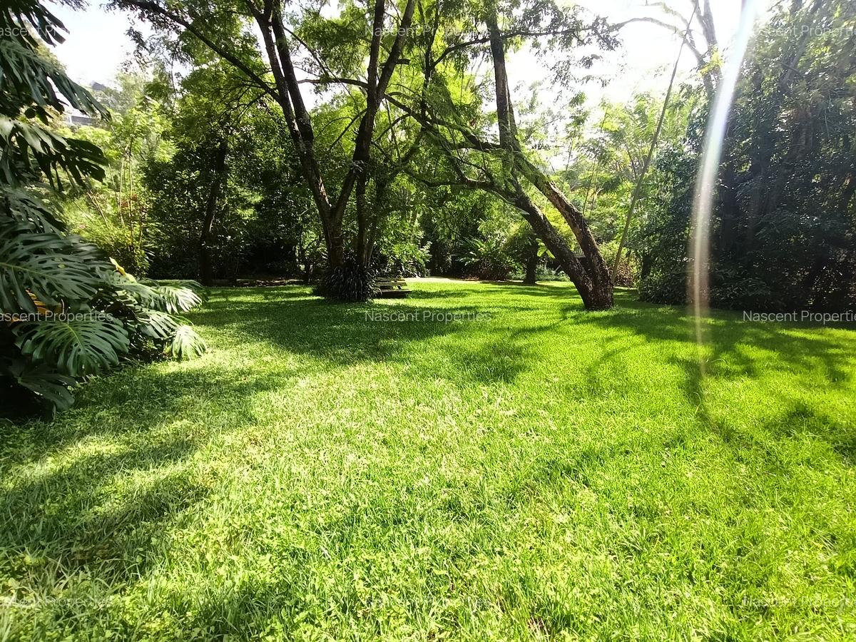 4 Bed House with En Suite in Runda - 2