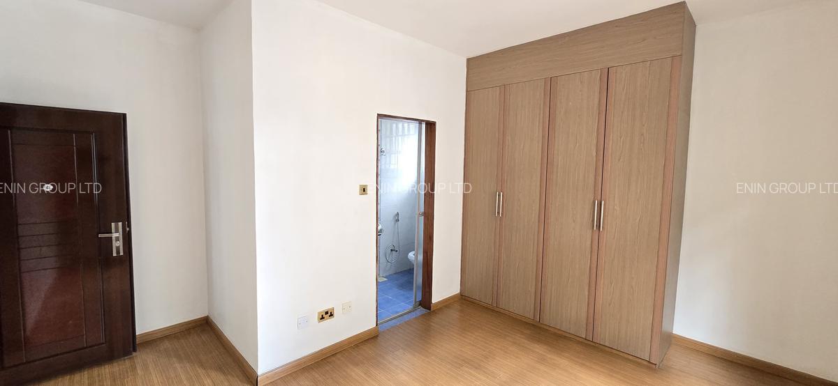 5 Bed Townhouse with En Suite at Convent Drive - 12