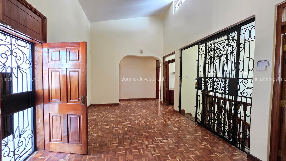 4 Bed House with En Suite at Nyari Central - 15