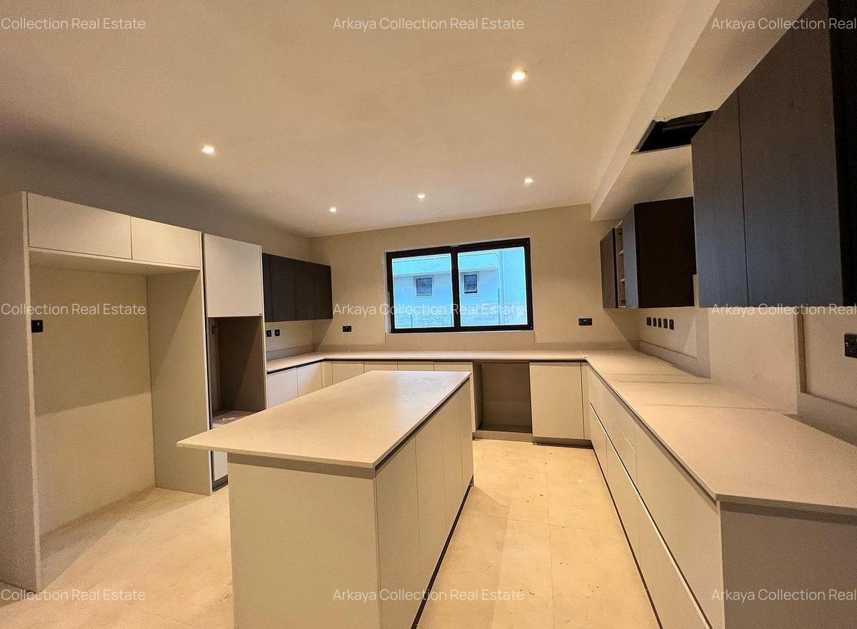 5 Bed Townhouse with En Suite in Kitisuru - 5