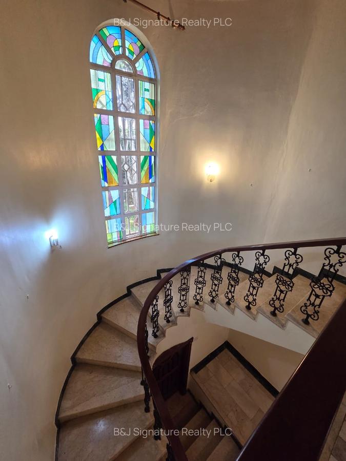 4 Bed Townhouse with En Suite in Hill View - 8