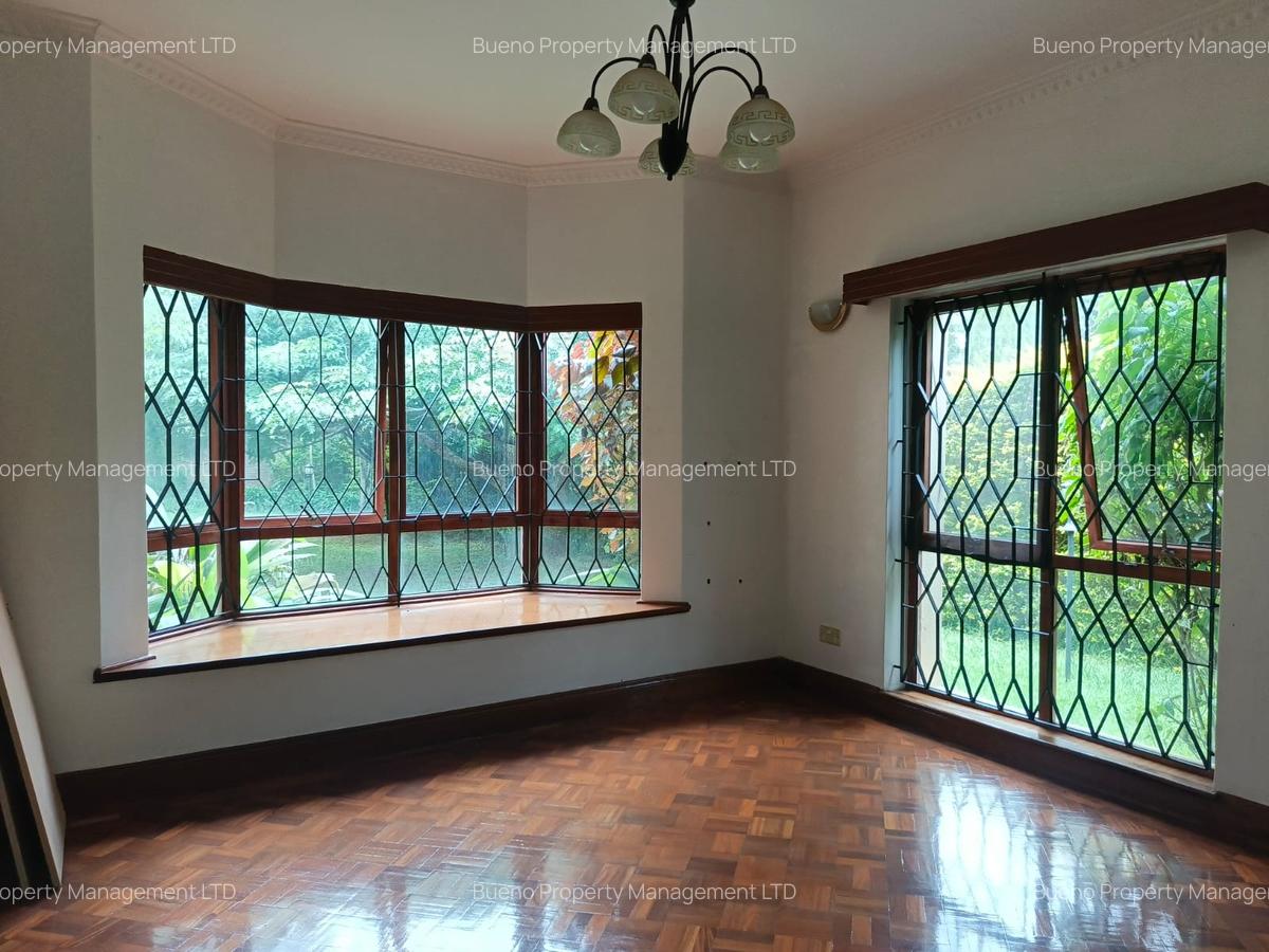 5 Bed Villa with Swimming Pool in Runda - 7