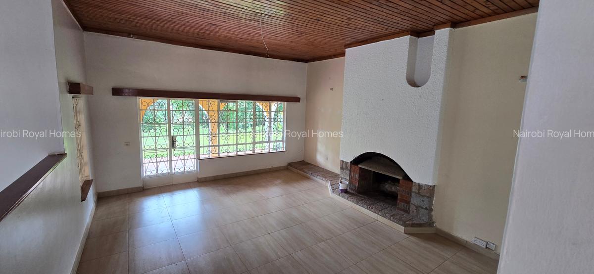 4 Bed House with En Suite at Loresho Road - 12