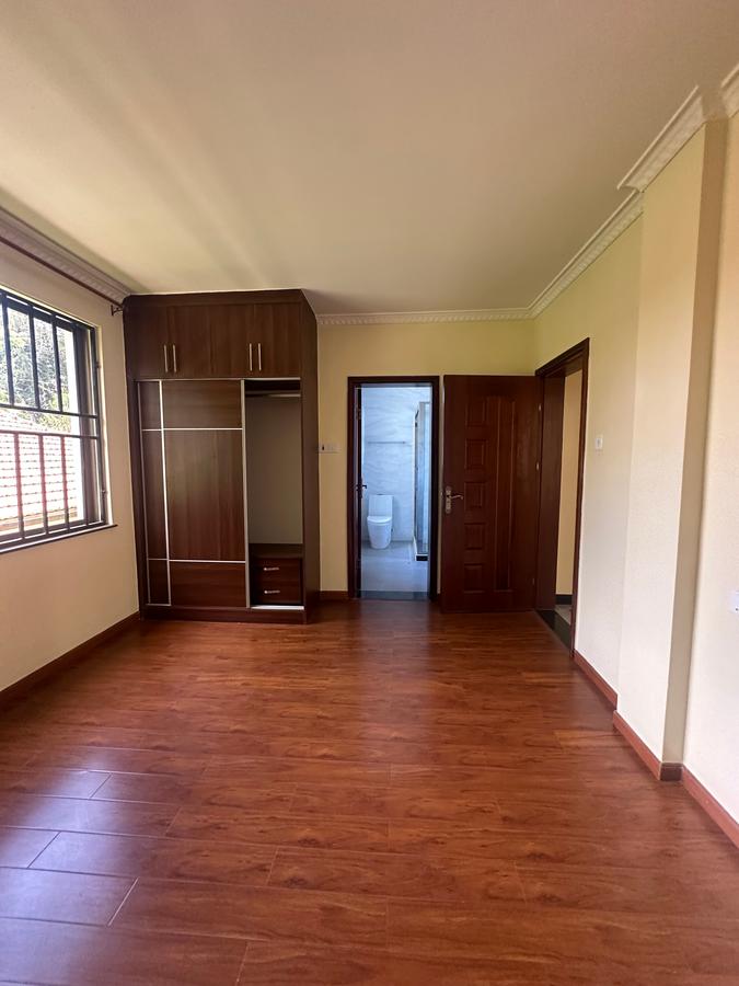 5 Bed Townhouse with En Suite in Lavington - 6