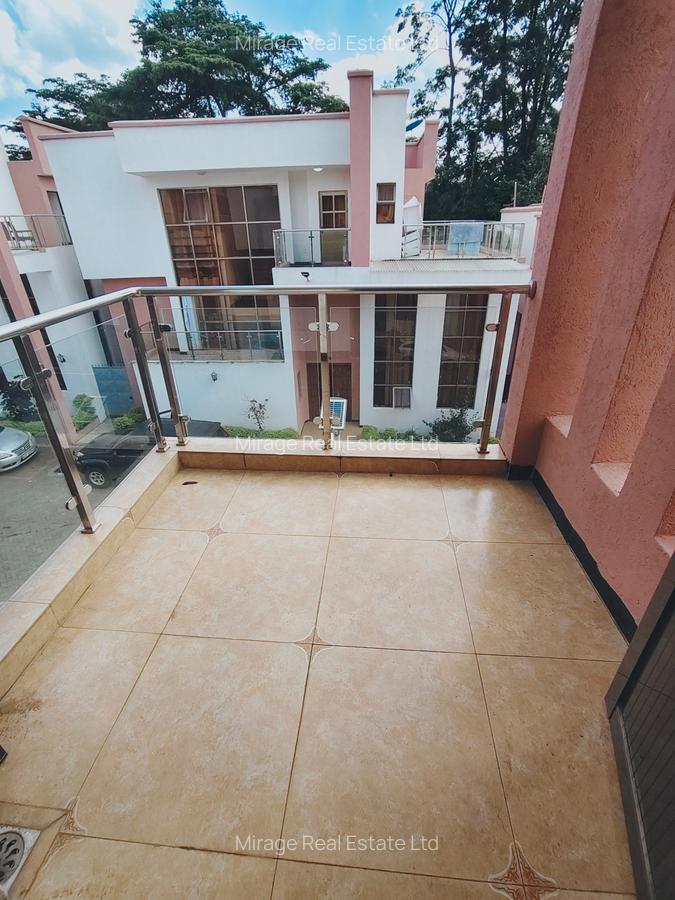5 Bed Villa with En Suite in Lavington - 12