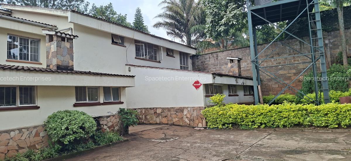 4 Bed Townhouse with En Suite in Spring Valley - 3