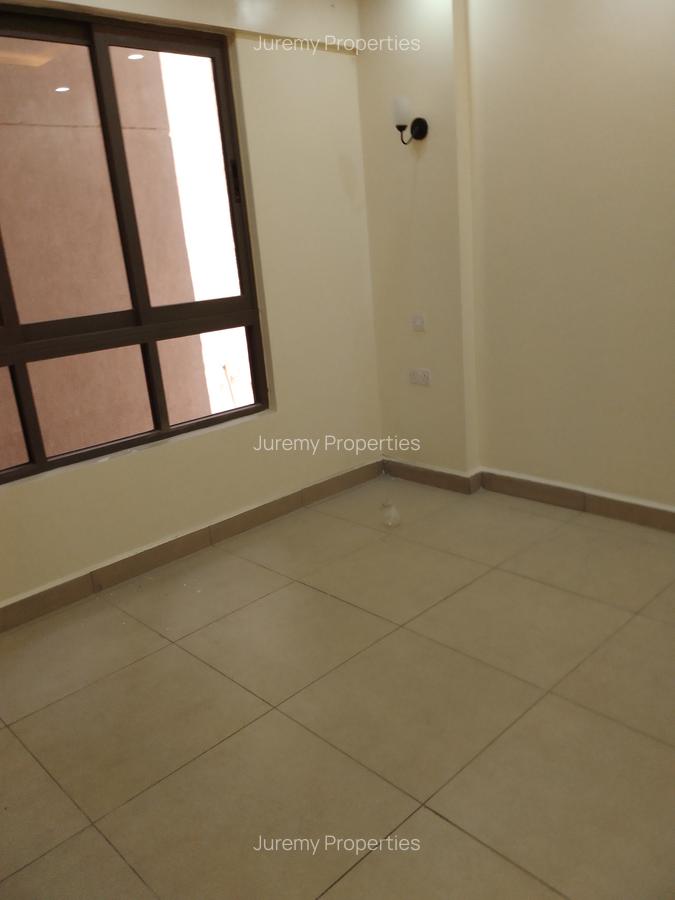 Serviced 2 Bed Apartment with En Suite in Kilimani - 8