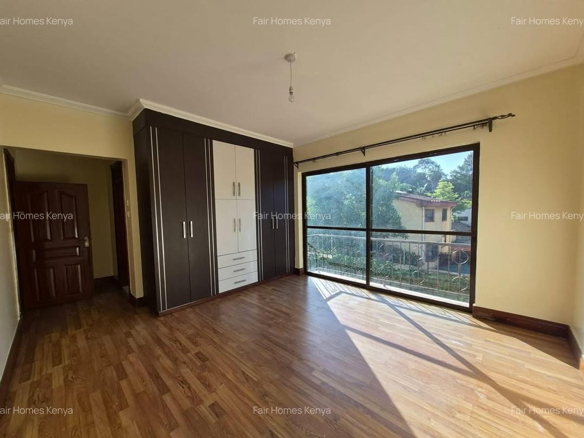 5 Bed Townhouse with En Suite at Westlands - 11