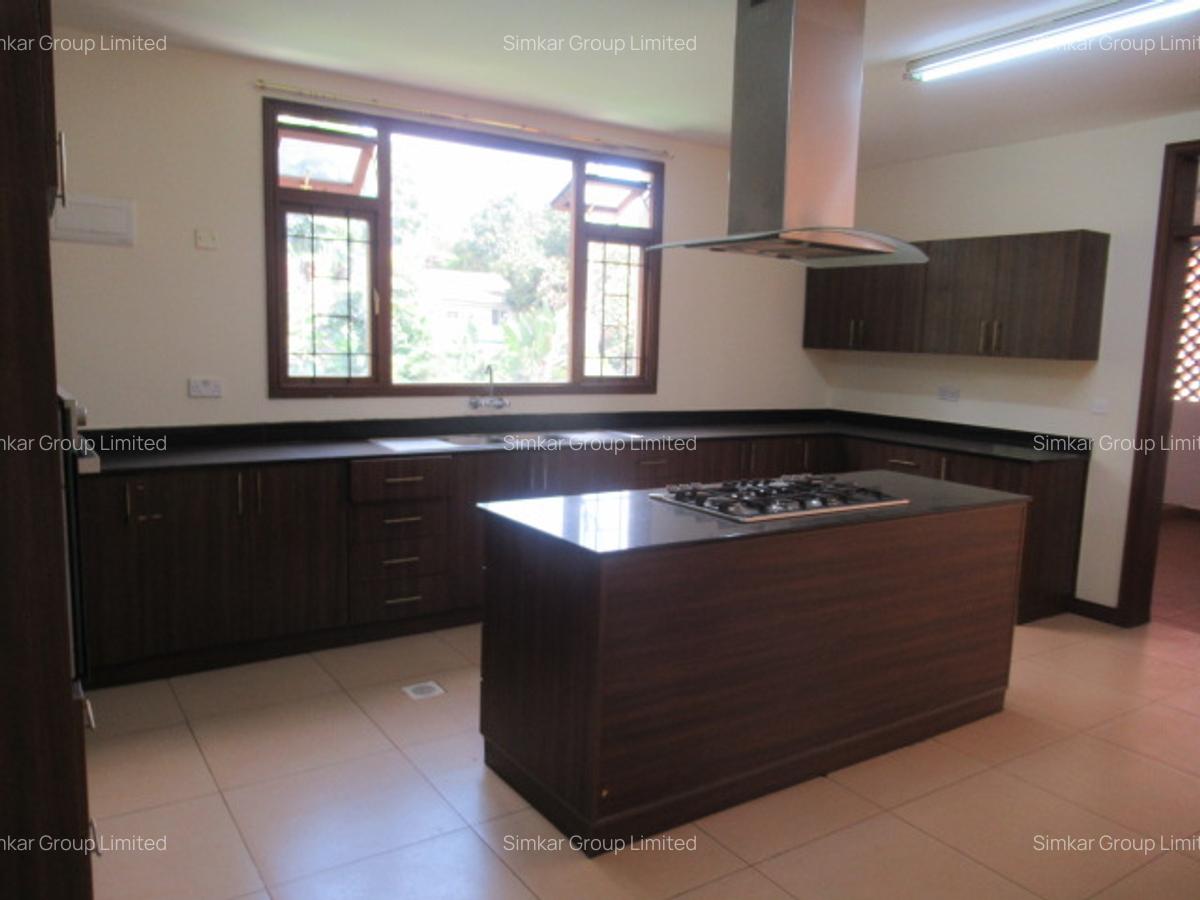 4 Bed Apartment with En Suite at Riverside Drive - 6