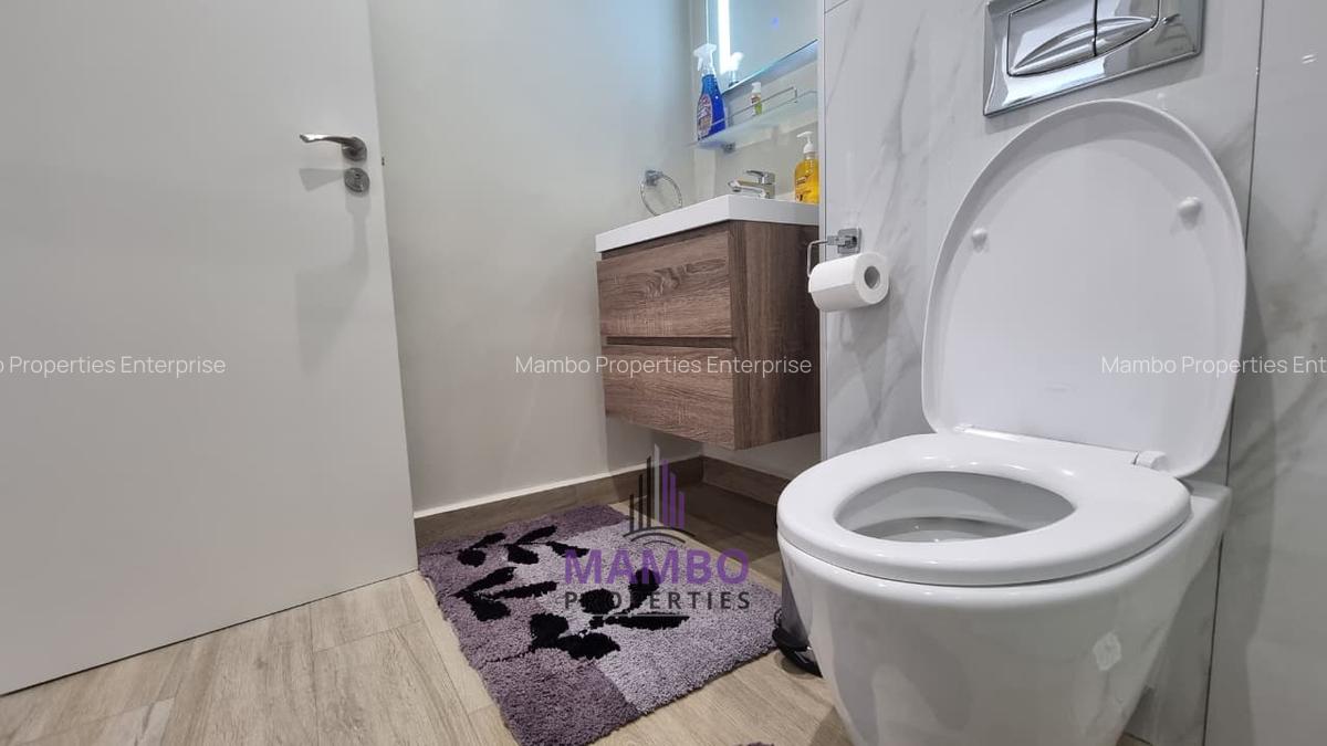 Serviced 2 Bed Apartment with En Suite at Riverside Dr - 11