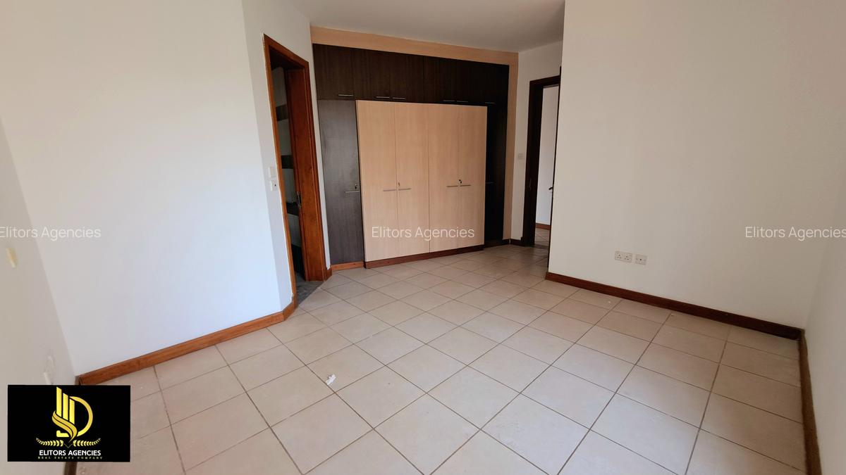 3 Bed Apartment with En Suite at 4Th Parklands - 9