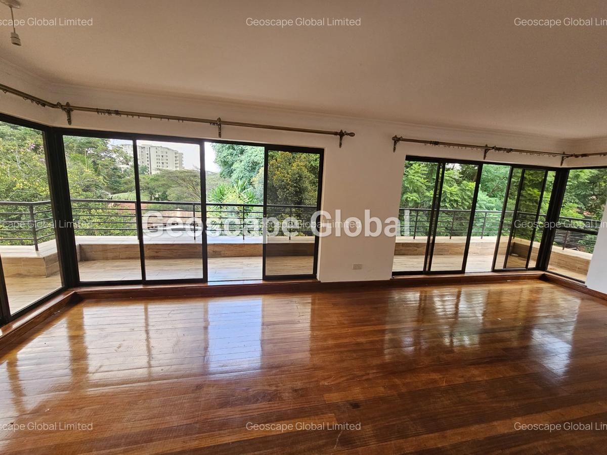 5 Bed Townhouse with En Suite in Lavington - 11