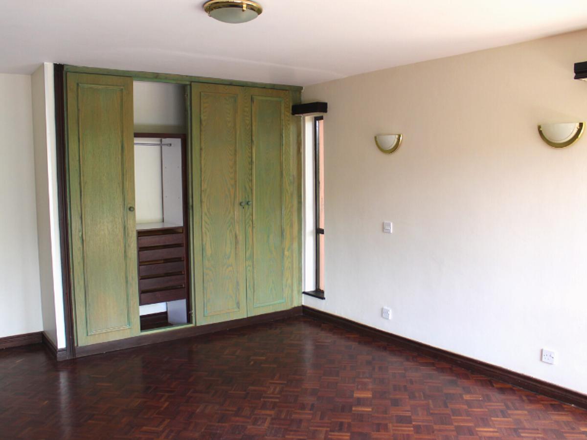 3 Bed Apartment with En Suite in Westlands Area - 11