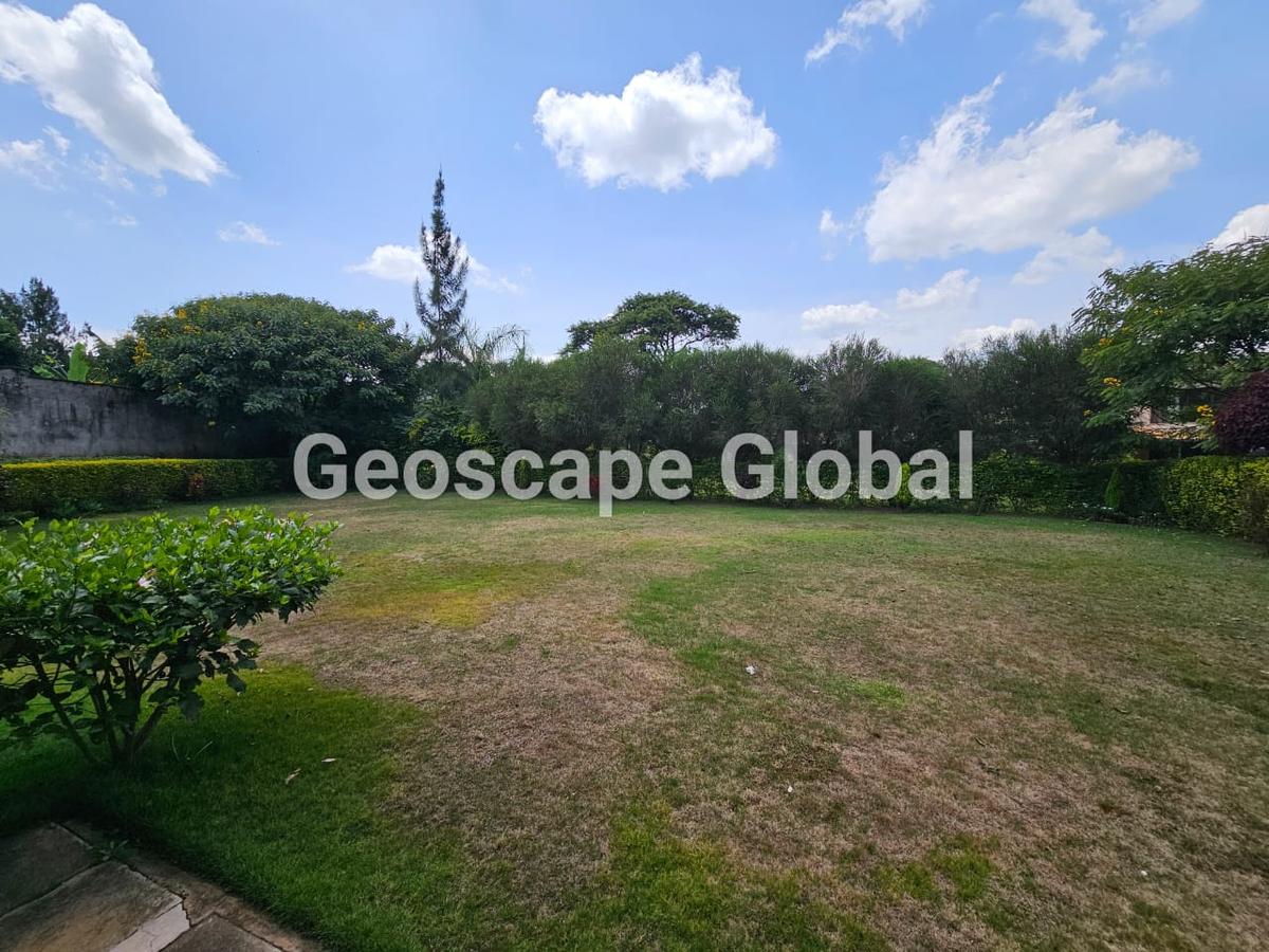4 Bed House with En Suite in Garden Estate - 3