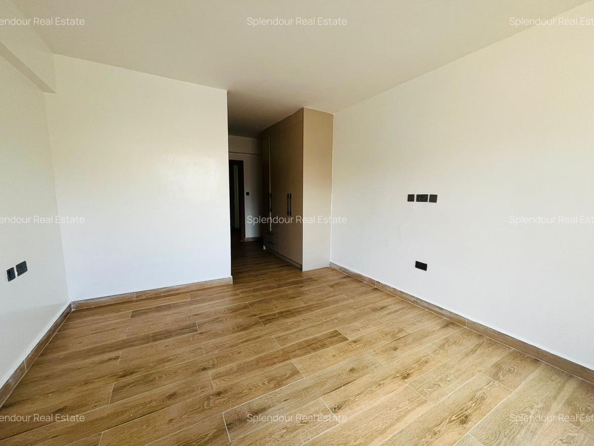 5 Bed Apartment with En Suite at 3Rd Parklands - 12