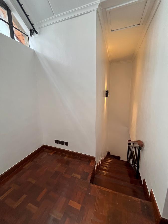 3 Bed Apartment with En Suite in Westlands Area - 16