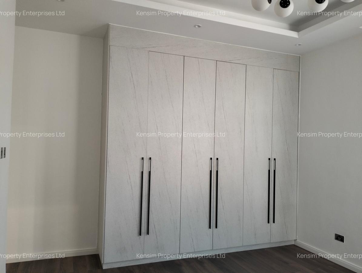 5 Bed Townhouse with En Suite in Lavington - 13