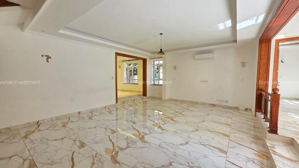 5 Bed Townhouse with En Suite at Chalbi Drive - 8