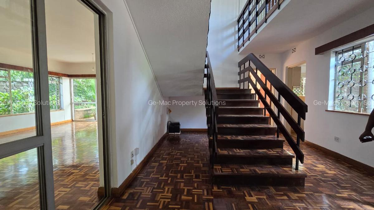 4 Bed House with En Suite in Lavington - 18