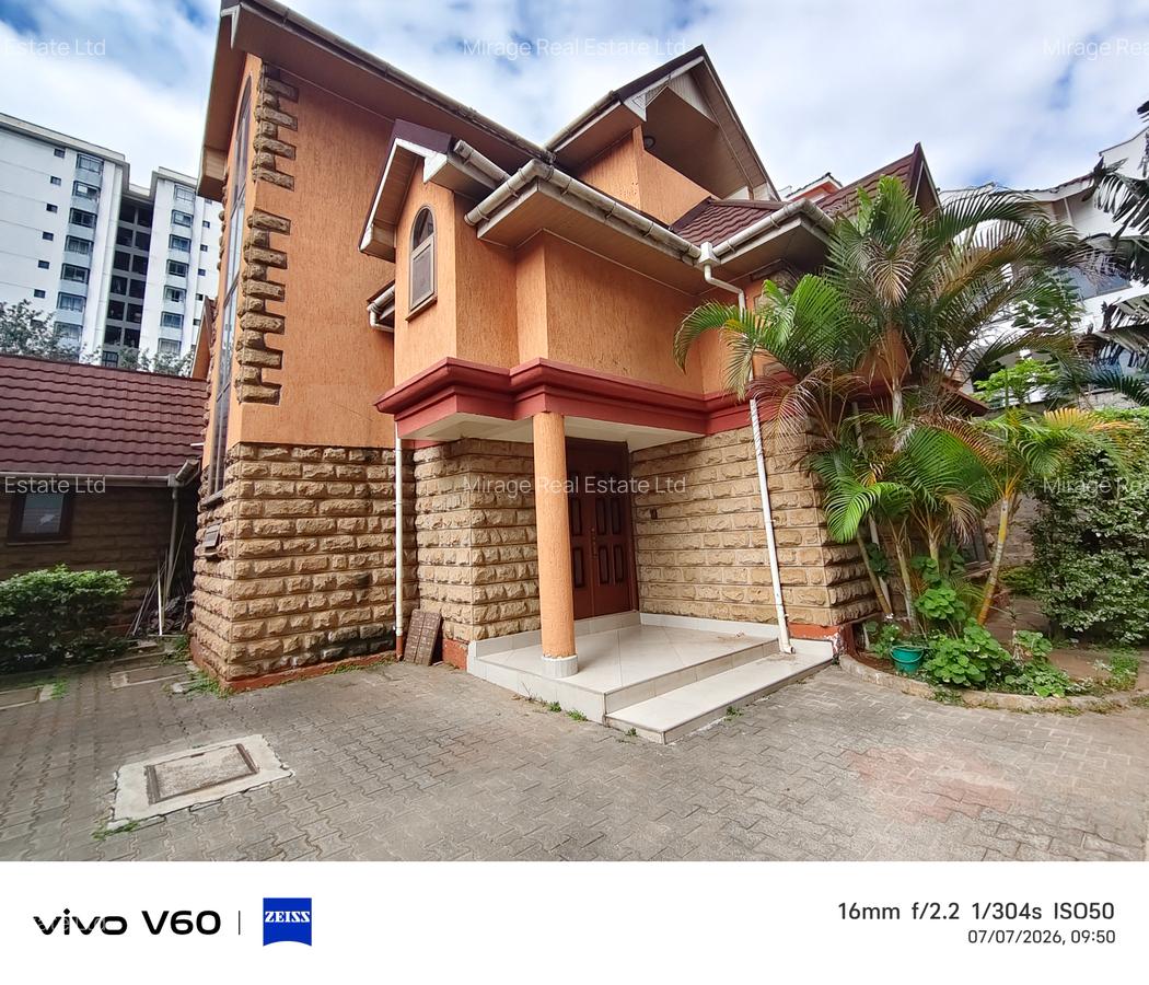 5 Bed Villa with En Suite in Lavington - 19