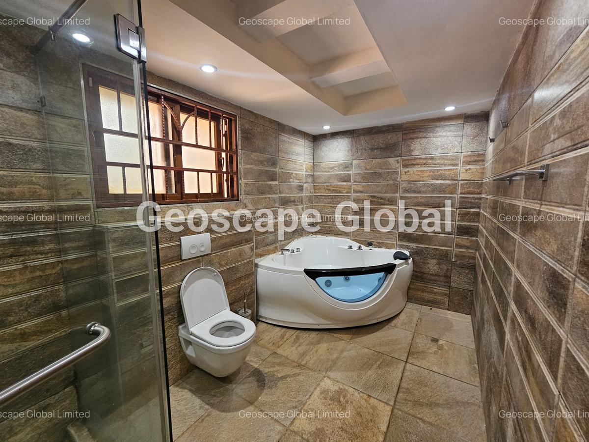 4 Bed Apartment with En Suite in Riverside - 9
